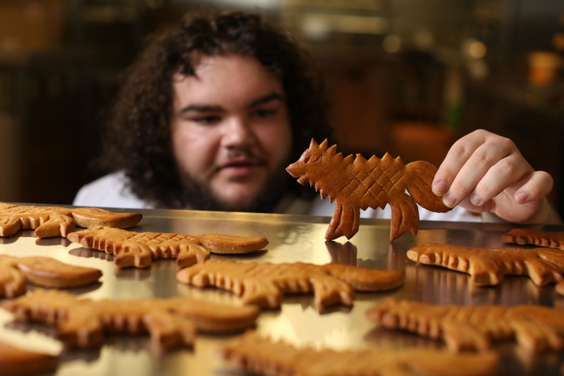 Illustration for article titled The Actor Who Plays Game of Thrones' Hot Pie Has a Real Bakery and Sells Direwolf Bread